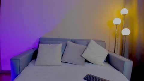 Sarah Luna online show from February 2026 01:42:01 PM