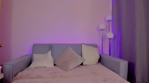 Sarah Luna online show from April 2026 12:10:01 PM