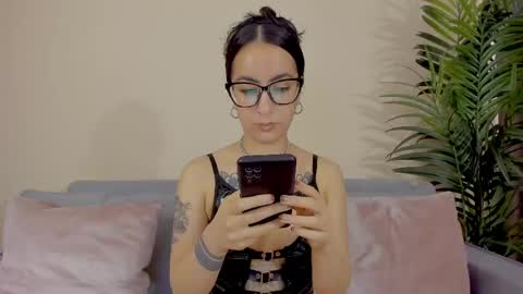 Sarah Luna online show from June 2026 02:19:02 PM