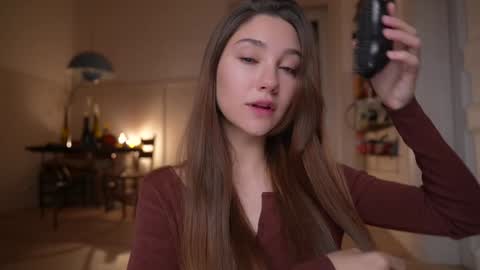 Snapshot of mia_dynasty chatting on November 2025 06:43:02 PM Mia online show from November 2025 06:43:02 PM