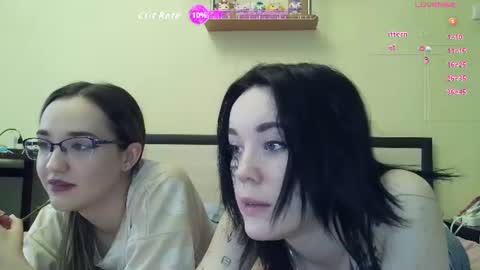 Mia and Jenny online show from June 2026 10:51:01 AM
