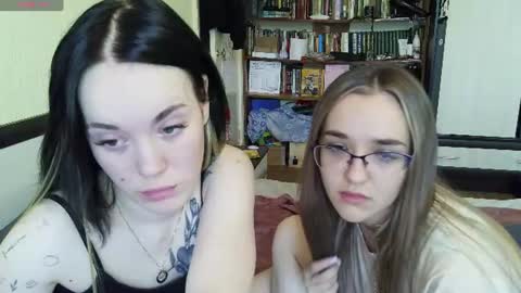 Mia and Jenny online show from July 2026 10:21:01 AM