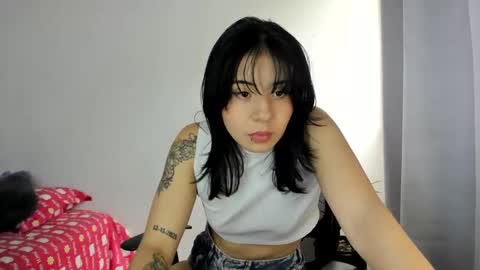 Mia online show from March 2025 03:31:01 PM