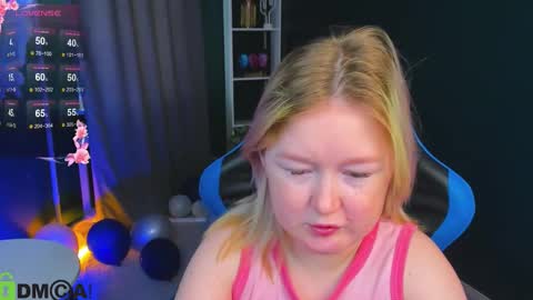 Mia online show from October 2025 08:23:02 AM