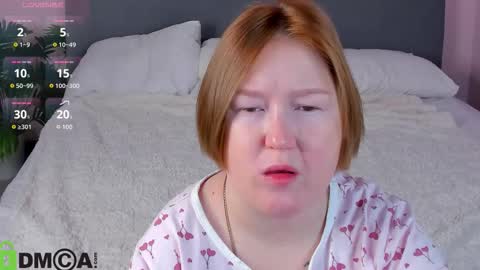 Mia online show from November 2025 03:06:01 AM