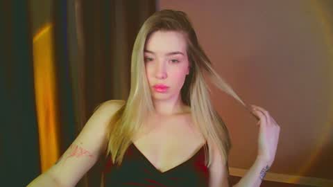 Mia online show from January 2025 05:59:01 AM