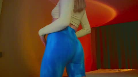 Mia online show from January 2025 02:48:01 AM