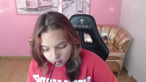 Snapshot of mia_foster_t chatting on October 2025 12:35:01 PM Mia online show from October 2025 12:35:01 PM