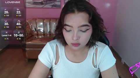 Mia online show from November 2025 12:49:01 PM