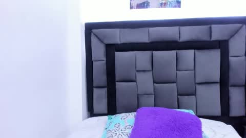 mia fox online show from January 2026 12:08:02 PM