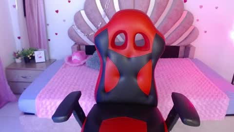 mia online show from April 2026 12:41:01 AM