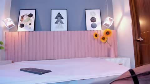 Mia  online show from April 2026 12:21:01 PM