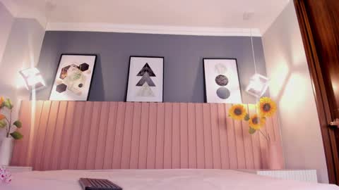 Mia  online show from April 2026 12:12:01 PM