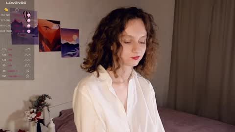 Snapshot of mia_frizz chatting on February 2025 01:52:01 PM Mia online show from February 2025 01:52:01 PM