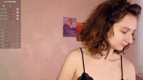 Snapshot of mia_frizz chatting on February 2025 09:05:02 AM Mia online show from February 2025 09:05:02 AM