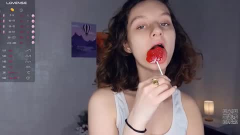 Snapshot of mia_frizz chatting on March 2025 12:32:02 PM Mia online show from March 2025 12:32:02 PM