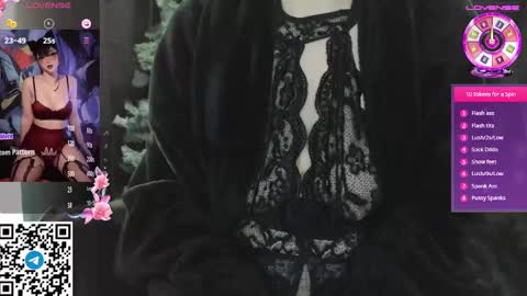 Snapshot of mia_g0ld chatting on December 2024 02:13:02 PM Golden ones online show from December 2024 02:13:02 PM