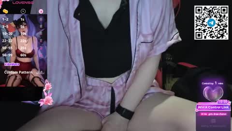 Snapshot of mia_g0ld chatting on January 2025 07:46:01 PM Golden ones online show from January 2025 07:46:01 PM