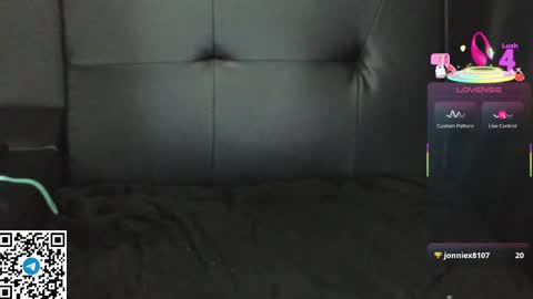 Snapshot of mia_g0ld chatting on March 2025 08:53:01 PM Golden ones online show from March 2025 08:53:01 PM
