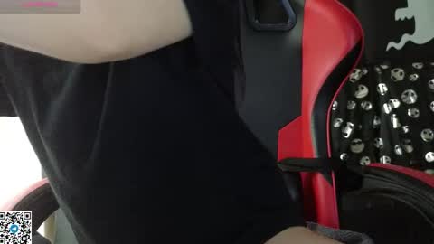 Snapshot of mia_g0ld chatting on October 2025 02:28:02 PM Golden ones online show from October 2025 02:28:02 PM