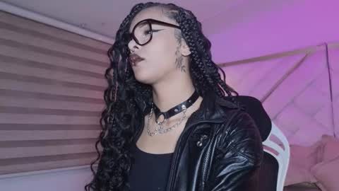 Mia online show from February 2026 03:02:01 AM