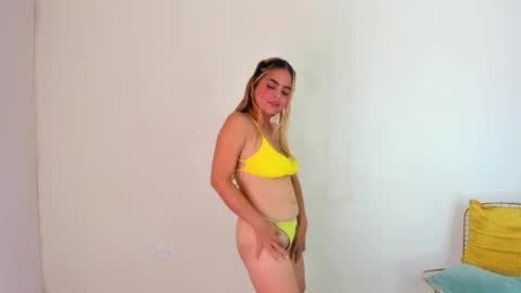Snapshot of mia_hansper chatting on January 2025 11:27:01 PM Mia online show from January 2025 11:27:01 PM