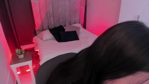 Val  online show from June 2026 10:04:01 PM