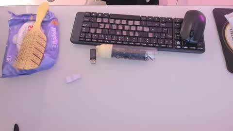 Snapshot of mia_jonnees chatting on October 2025 12:06:01 PM online show from October 2025 12:06:01 PM