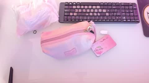 Snapshot of mia_jonnees chatting on October 2025 12:15:01 PM online show from October 2025 12:15:01 PM