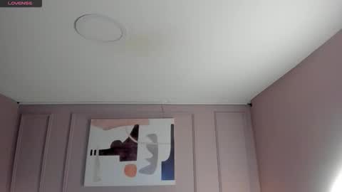 Mia online show from October 2025 03:50:01 AM