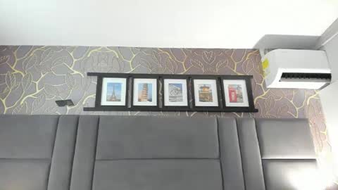 Mia online show from April 2026 03:31:02 PM