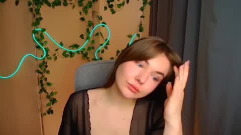mia_lemm online show from April 2026 06:03:02 AM