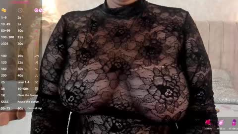 Snapshot of mia_lourence chatting on October 2025 02:03:02 PM Mia online show from October 2025 02:03:02 PM