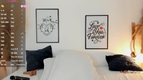 Snapshot of mia_lourence chatting on October 2025 01:22:02 PM Mia online show from October 2025 01:22:02 PM