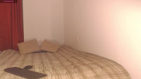 Mia online show from October 2025 01:28:01 AM