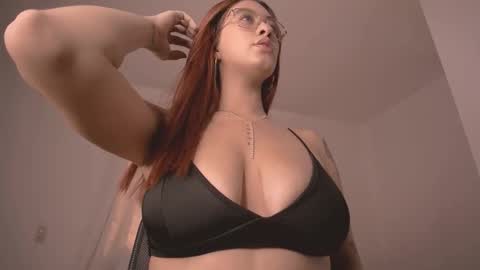 mia independent model online show from January 2026 02:30:01 PM