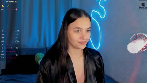 Mia online show from December 2024 08:30:01 AM