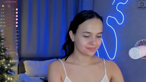 Mia online show from December 2024 07:54:01 PM