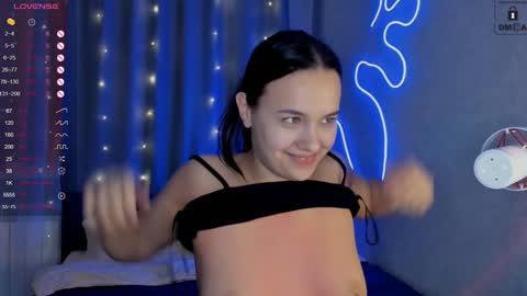 Mia online show from January 2025 08:05:02 PM