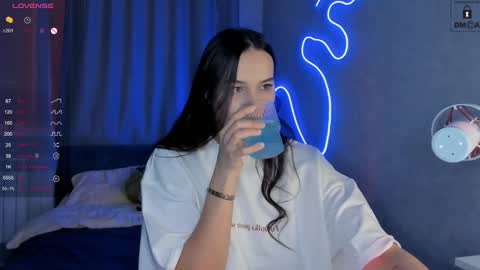 Mia online show from January 2025 12:21:01 PM
