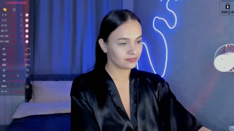 Mia online show from January 2025 12:50:01 PM
