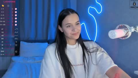 Mia online show from January 2025 09:28:01 PM