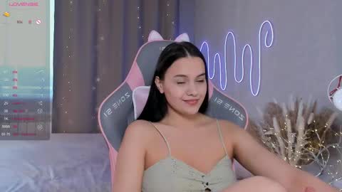 Mia online show from February 2025 10:59:02 AM