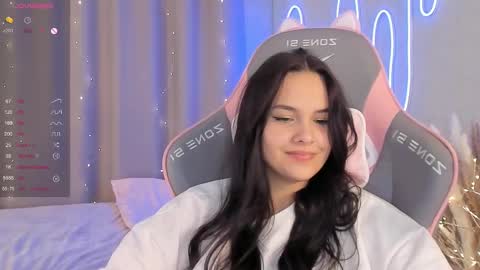 Mia online show from February 2025 10:38:02 AM
