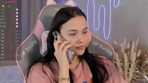 Mia online show from March 2025 01:31:02 PM