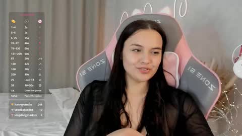 Mia online show from March 2025 02:29:02 PM
