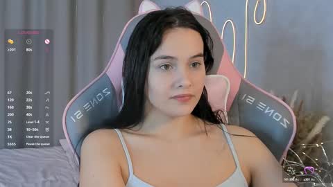 Mia online show from March 2025 09:40:02 PM