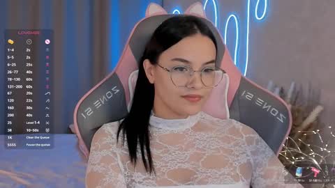 Mia online show from March 2025 01:23:02 PM