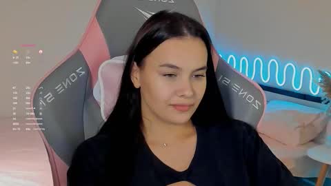 Mia online show from September 2025 03:46:02 PM