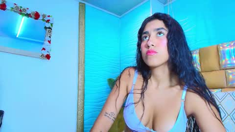 mia montess online show from December 2025 12:56:01 PM